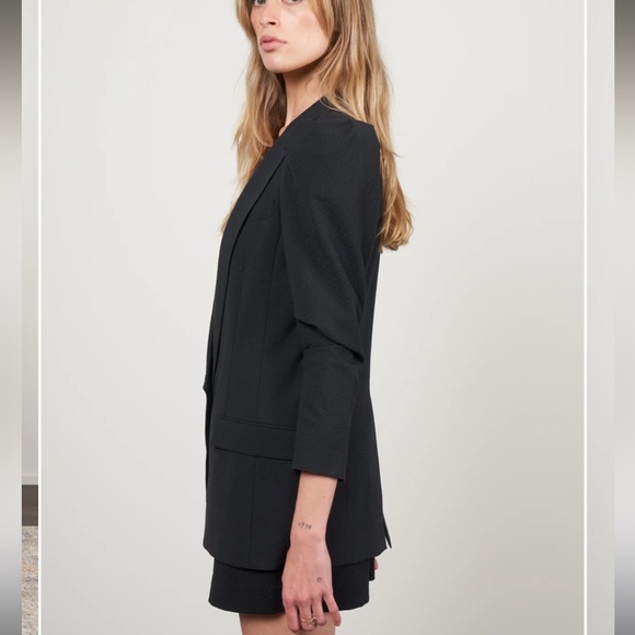 SMYTHE scrunch sleeve long line blazer - black seersucker - Picture 3 of 11